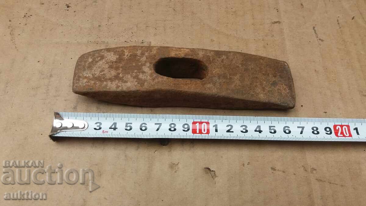 CIOCAN DE MEȘTEȘUGAR DIN PERIOADA RENAȘTERII, UNEALTĂ cu preț € 2.99 | 5.85 BGN