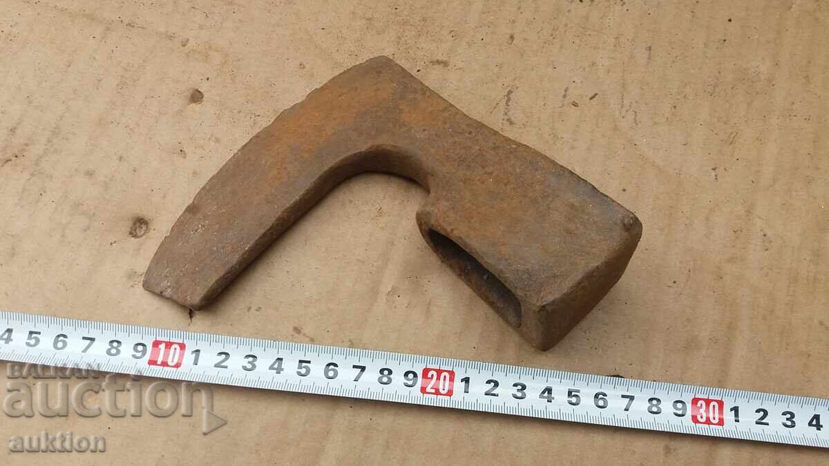 Παράδοση ΜΕΓΑΛΗ ΤΣΕΚΟΥΡΙ, ΕΡΓΑΛΕΙΟ