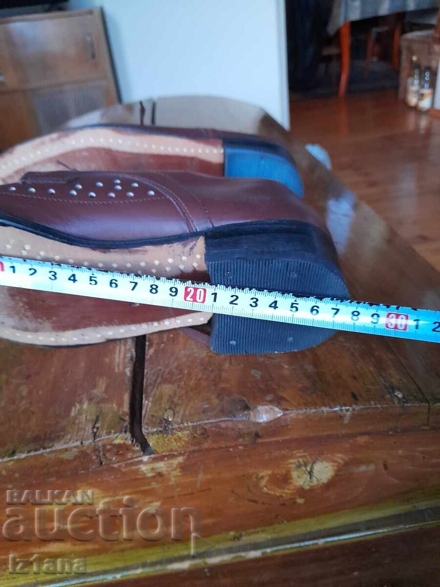 Pantofi militari vechi Secera și Ciocanul Gabrovo - 7 Pantofi militari vechi Secera și Ciocanul Gabrovo - 7