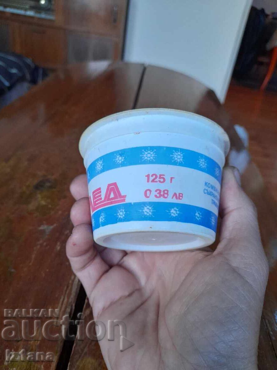 Доставка на Стара кутия от сладолед