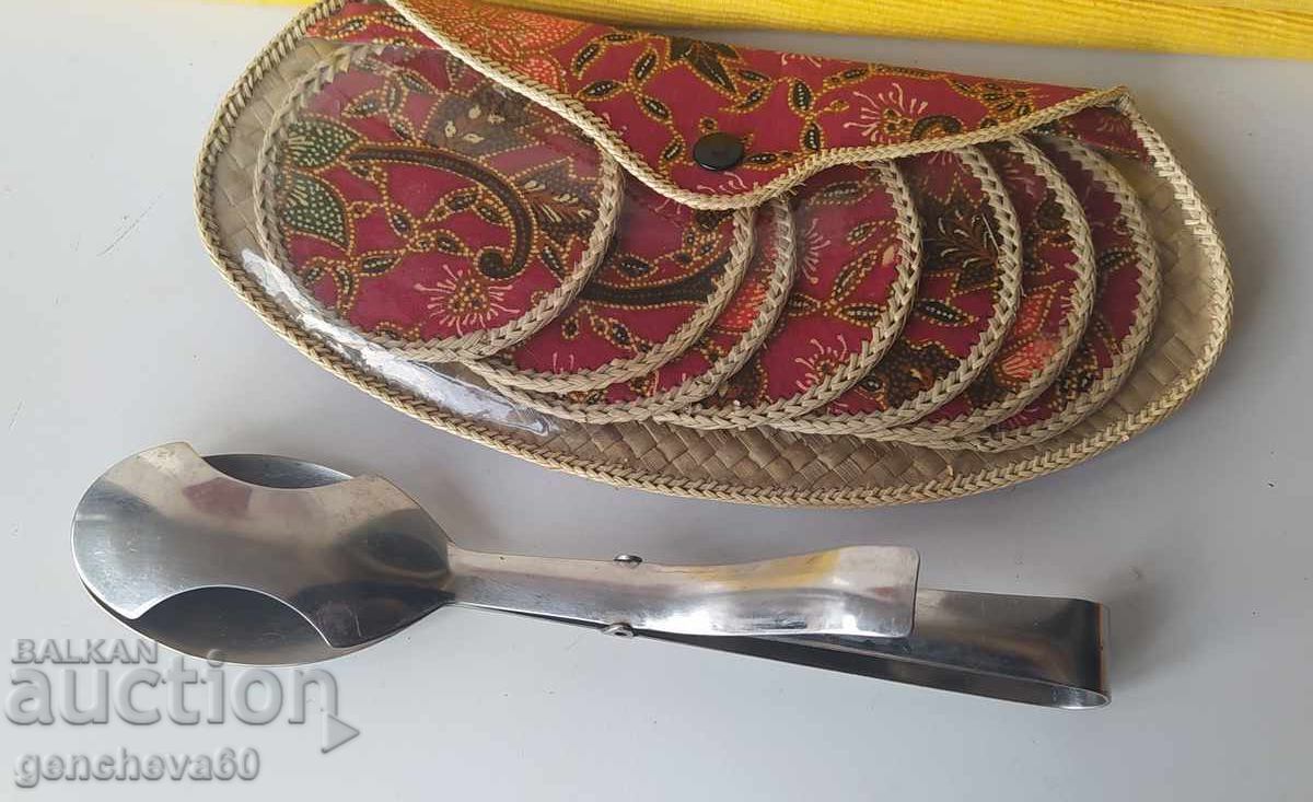 Salad serving tongs and placemats - 7