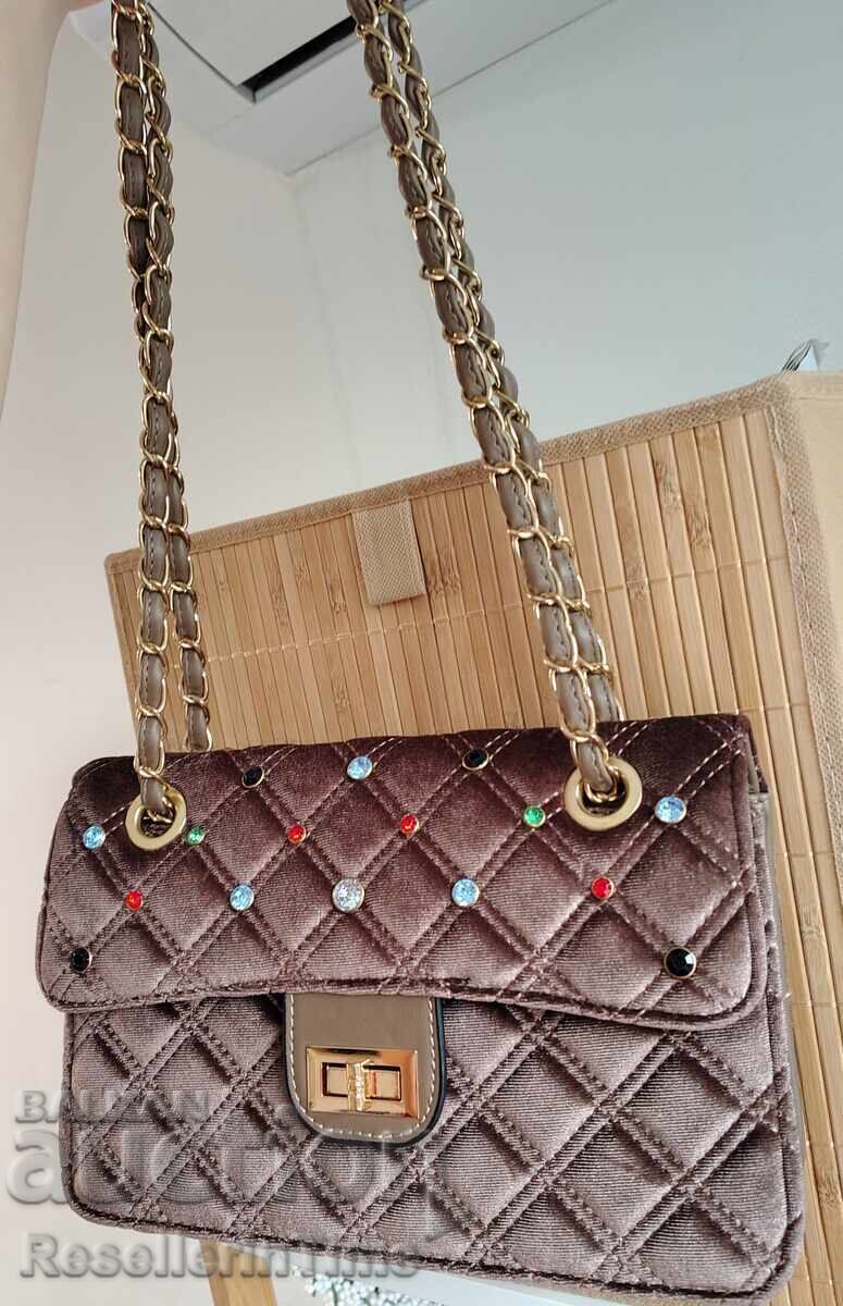 Delivery of New bag with crystals, in brown, plus a gift bracelet