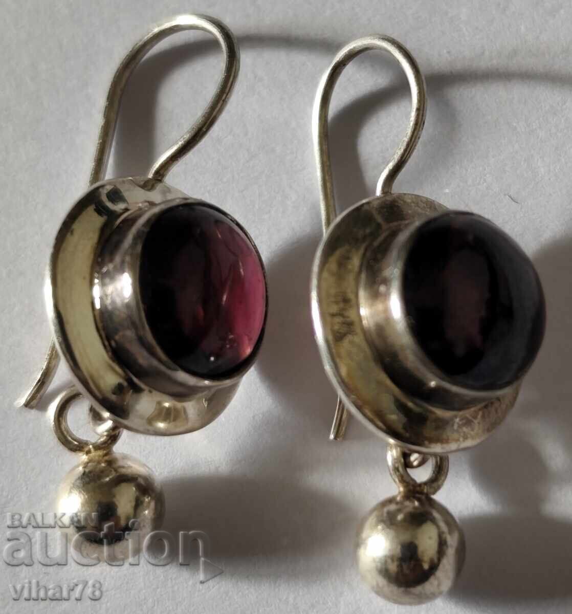 Cercei de argint cu granate cu preț € 79.99 | 156.45 BGN