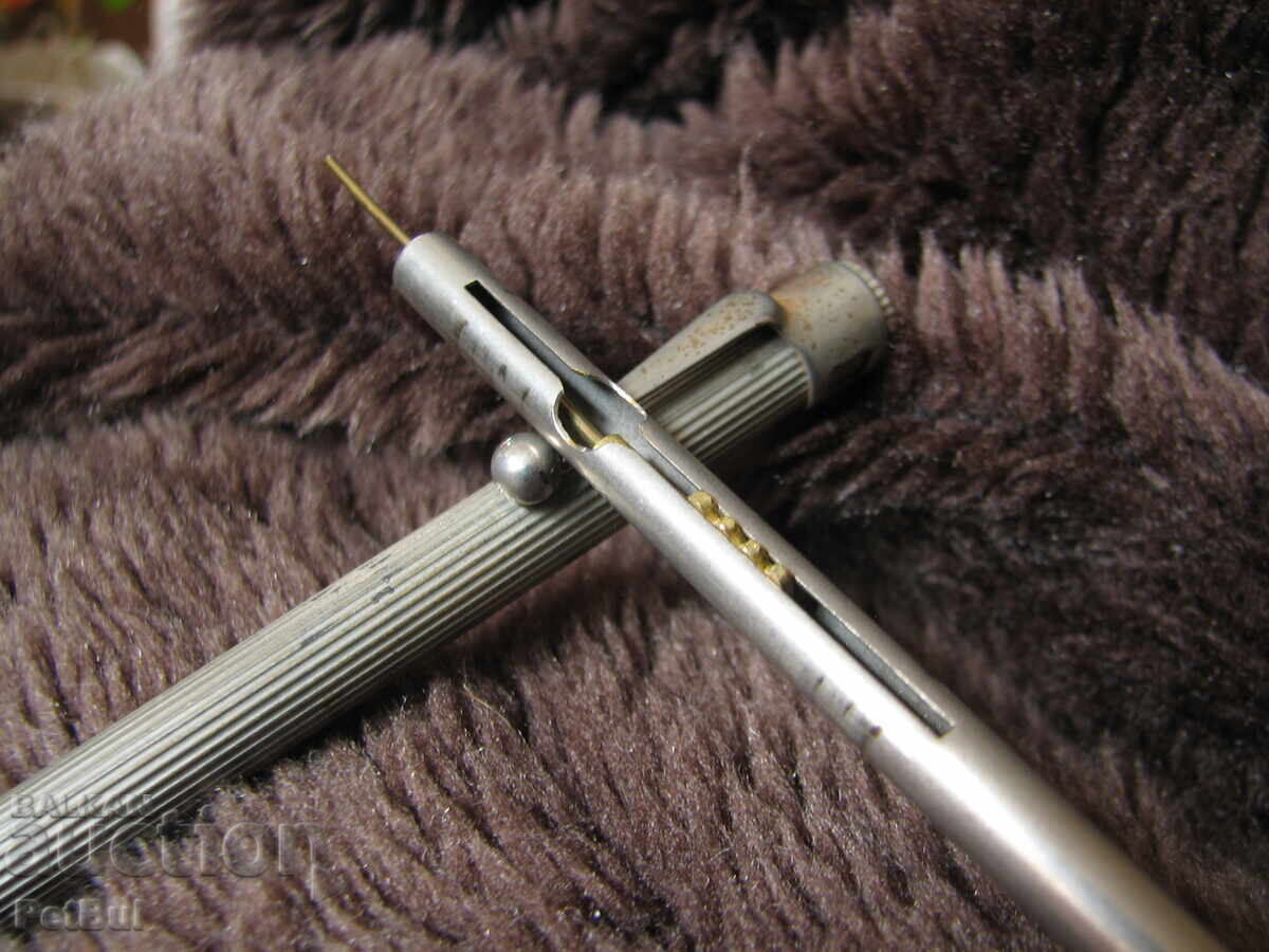 Creion Mecanic Englezesc Vechi cu preț € 22.00 | 43.03 BGN