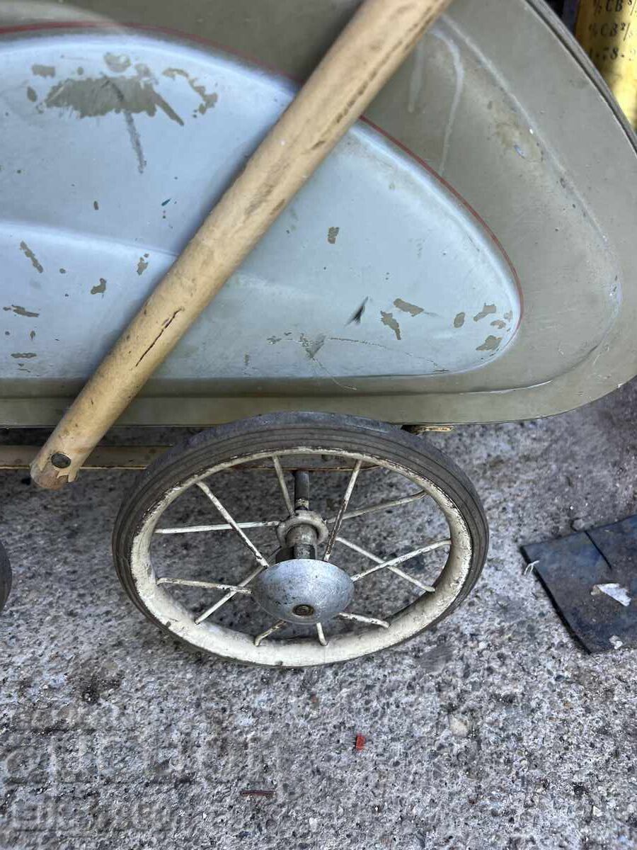 Vechi cărucior german pentru copii, anii '40 cu preț € 125.00 | 244.48 BGN