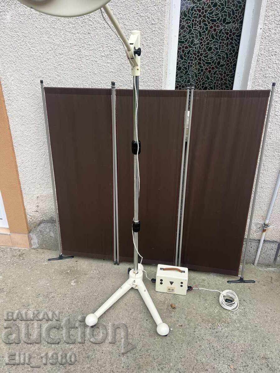 Ιατρική χειρουργική λάμπα με τιμή € 210.00 | 410.72 BGN