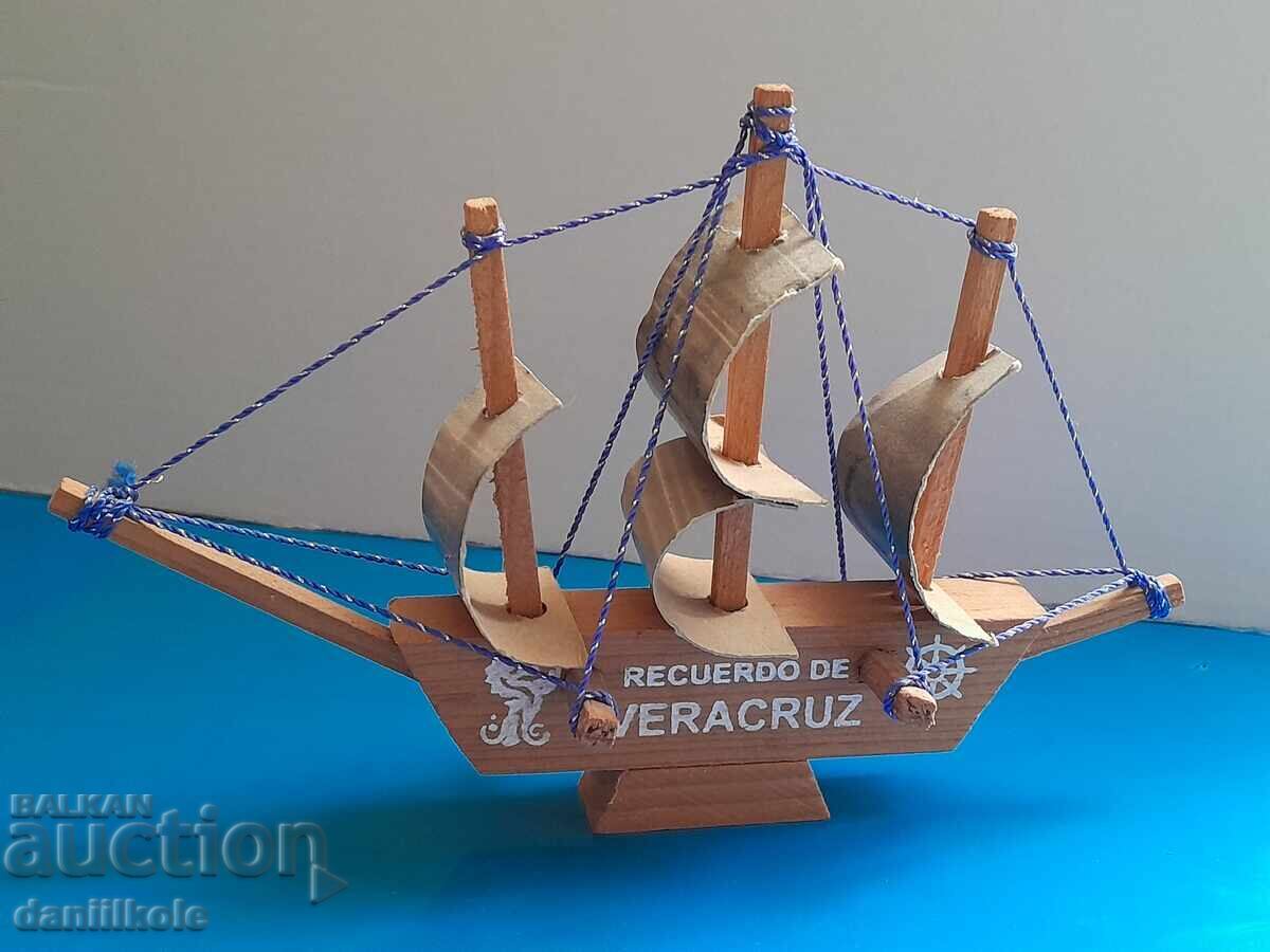 *$*Y*$* MODEL DE NAVĂ CU TREI CATARGE "VERACRUZ" EXCELENT *$*Y*$* cu preț € 7.90 | 15.45 BGN