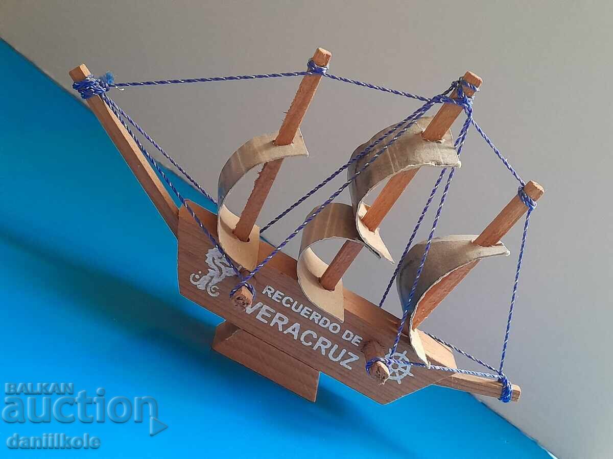 Livrarea *$*Y*$* MODEL DE NAVĂ CU TREI CATARGE "VERACRUZ" EXCELENT *$*Y*$*