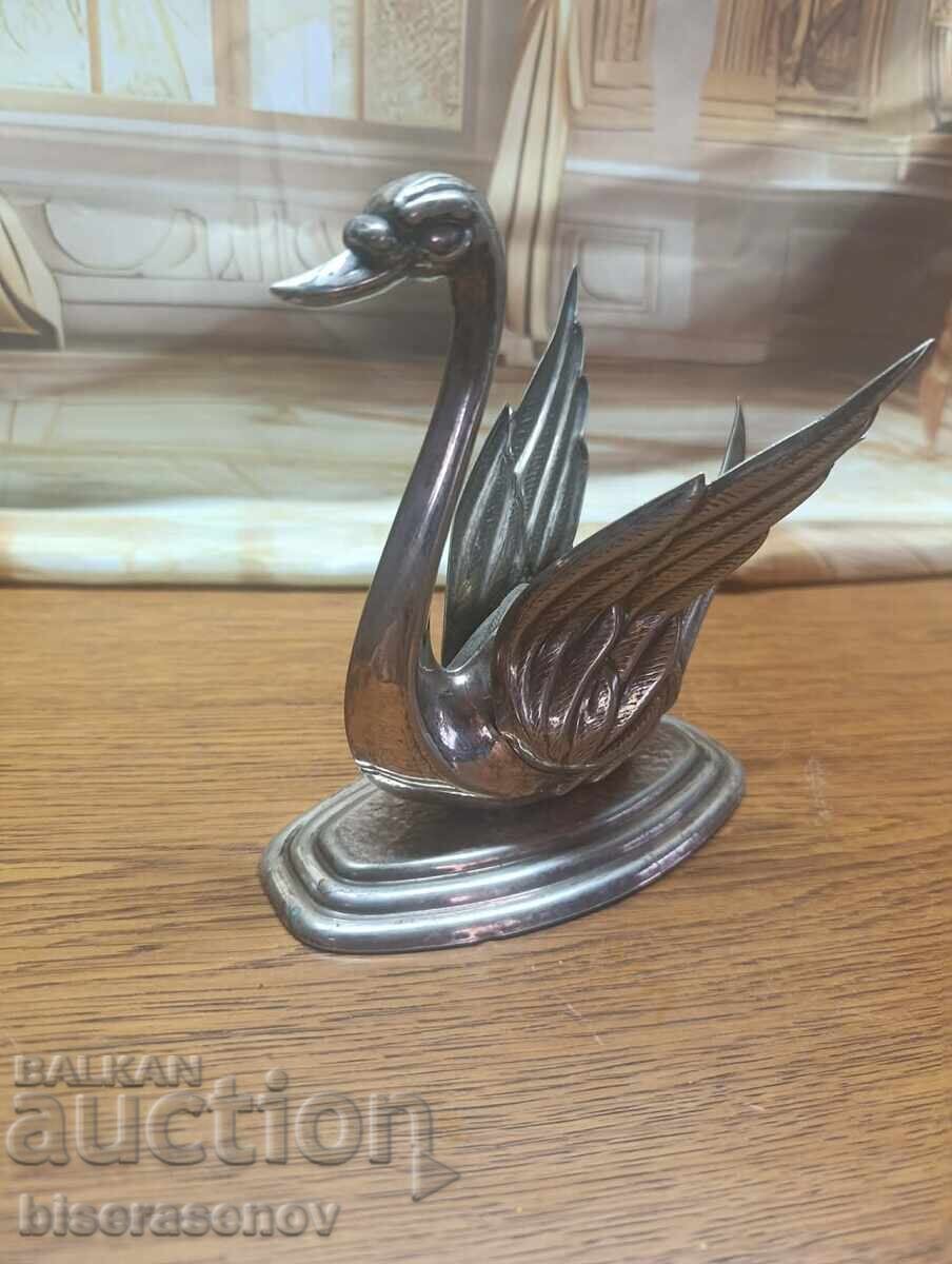 Сребрист метален лебед Сребрист метален лебед