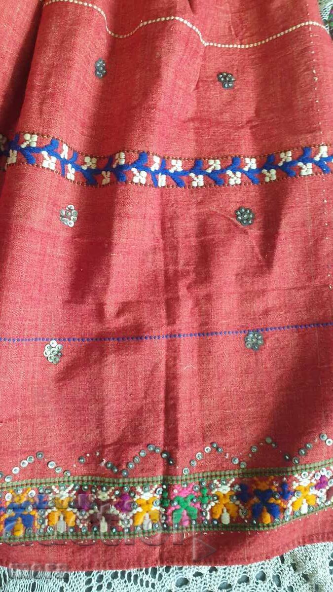 Παράδοση Αυθεντική ποδιά δουκικής στολής Παράδοση Αυθεντική ποδιά δουκικής στολής