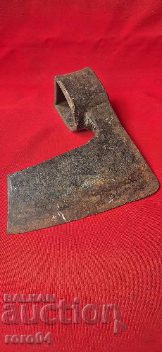 Auction  AXE - 1.2 kg