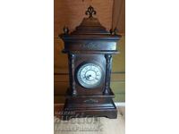 Часовник настолен кварцов дърво за ценители