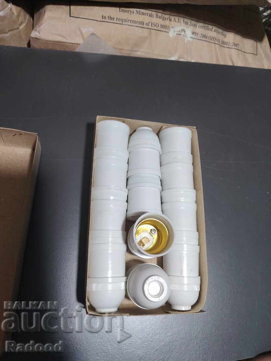 Licitație Fitinguri Negre și Albe Licitație Fitinguri Negre și Albe