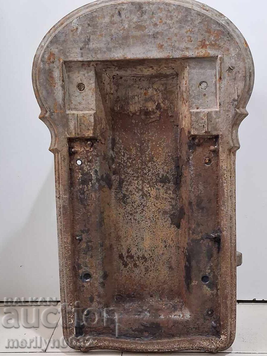 Licitație Gratar din fontă reliefulă, cuvă metalică, suport, postament