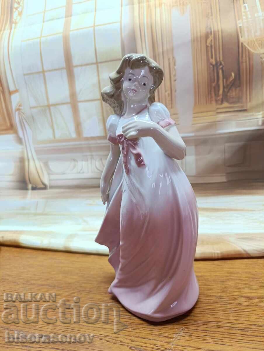 Δημοπρασία Πορσελάνινο ειδώλιο