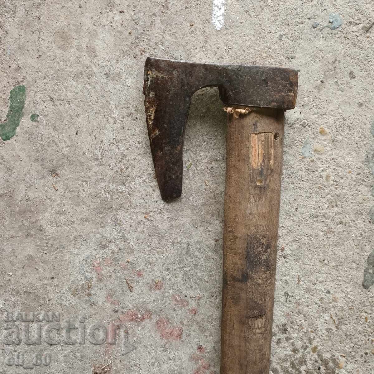 Toporișcă mică curbată cu preț € 5.00 | 9.78 BGN