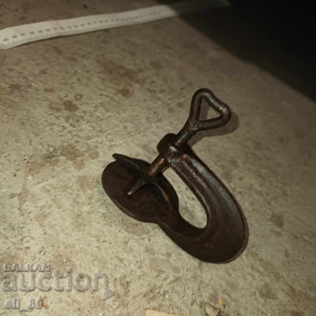 Livrarea Vulcanizator vechi, funcționează excelent Livrarea Vulcanizator vechi, funcționează excelent