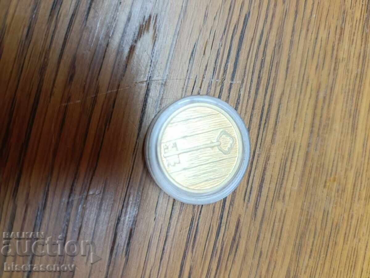 Позлатен плакет-късметче с цена € 0.01 | 0.02 лв.