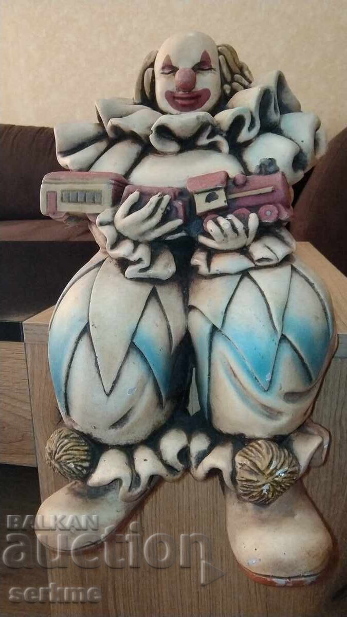 Порцеланова фигура