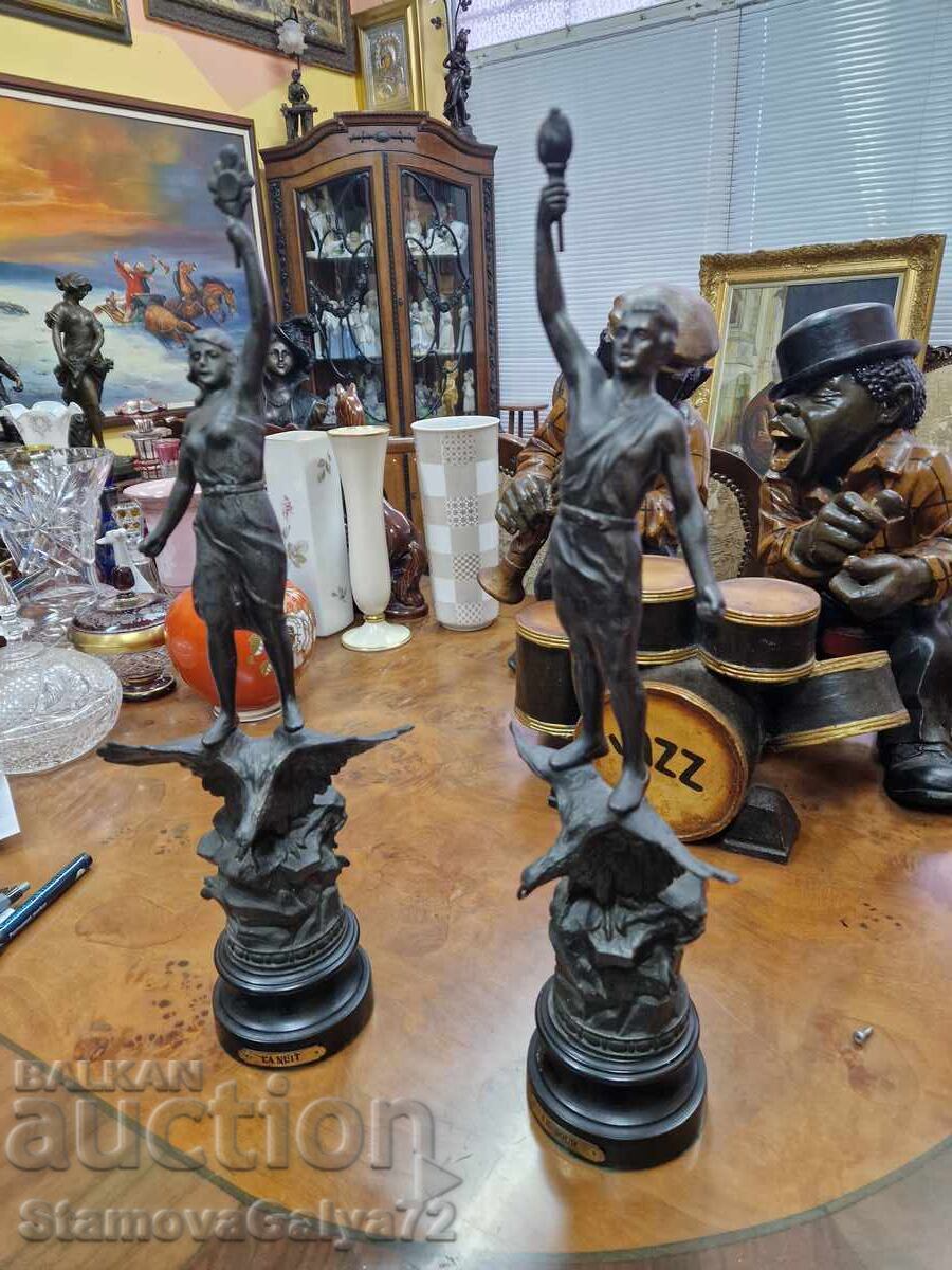 Pereche de figurine franceze antice superbe cu preț € 249.00 | 487.00 BGN