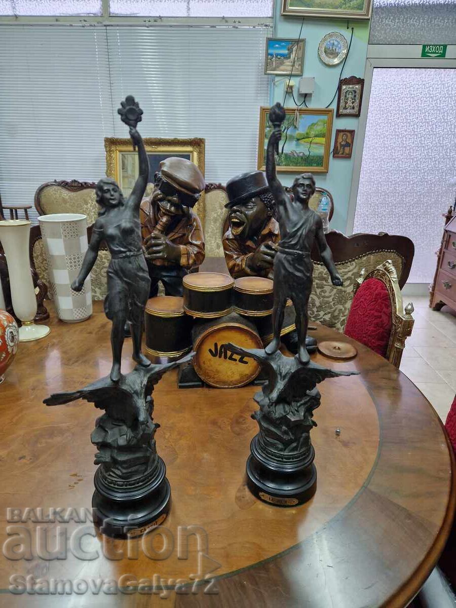 Licitație Pereche de figurine franceze antice superbe