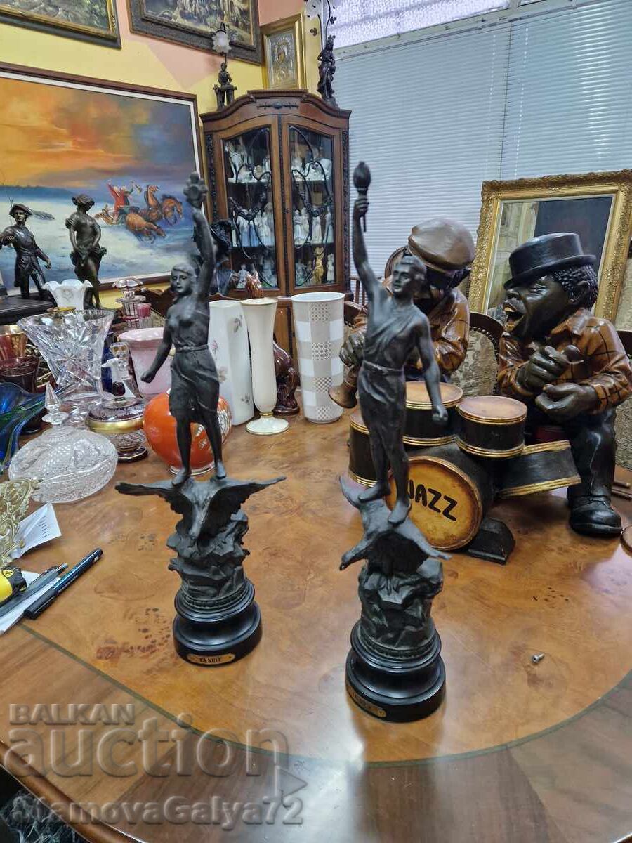Pereche de figurine franceze antice superbe
