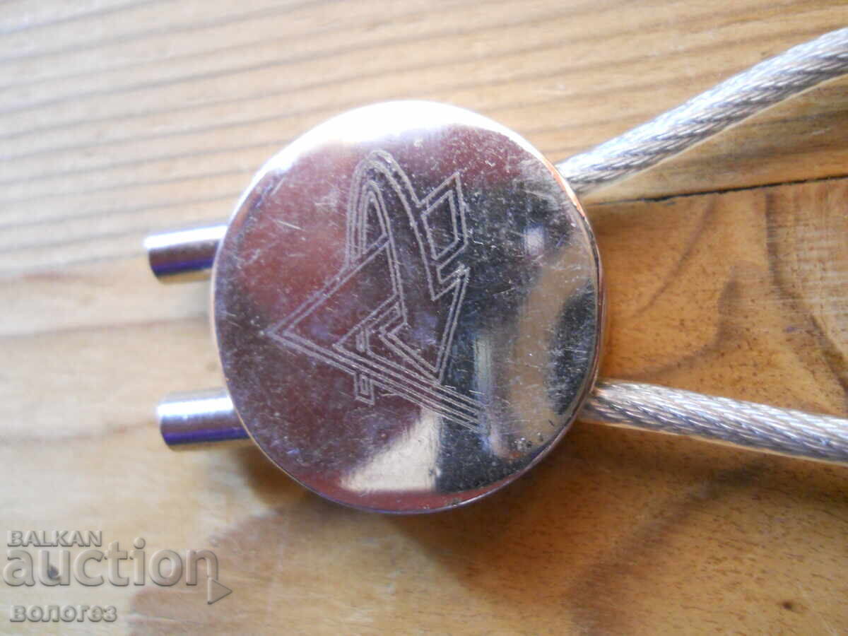 Μπρελόκ με συρμάτινο κούμπωμα με τιμή € 6.14 | 12.01 BGN