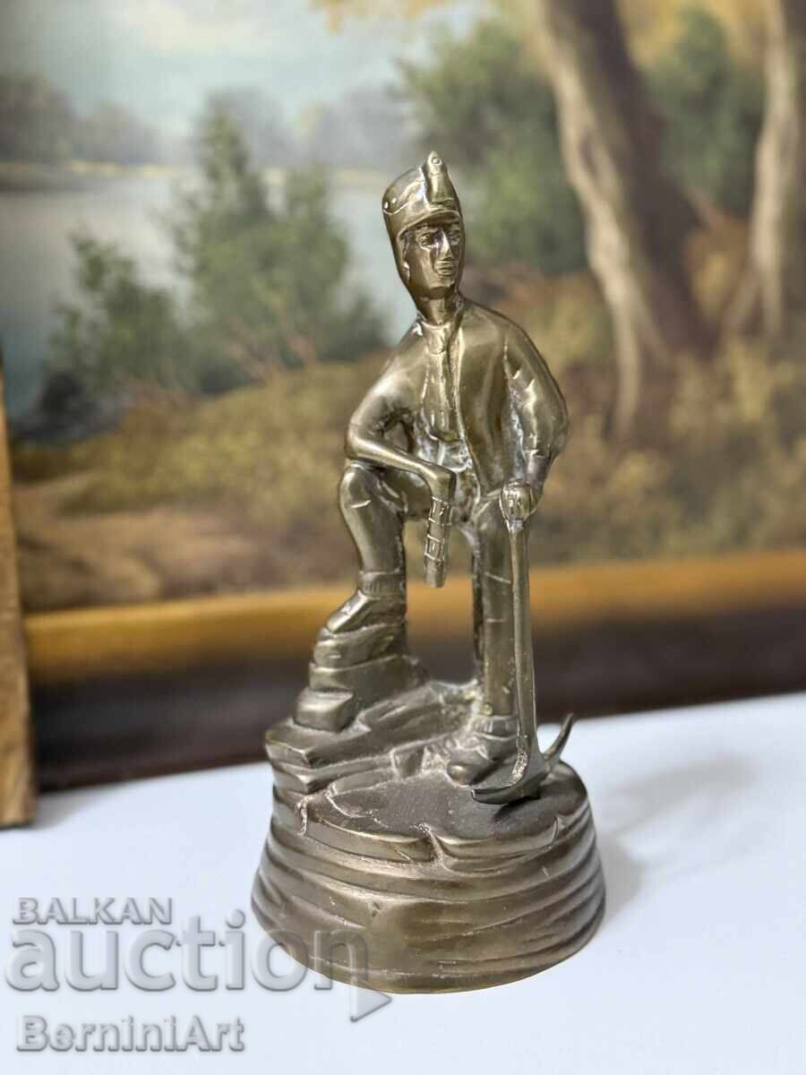 Figurină de miner cu preț € 20.00 | 39.12 BGN