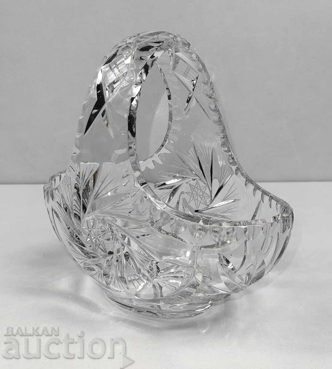 КРИСТАЛНА БОНБОНИЕРА В ОТЛИЧНО СЪСТОЯНИЕ СЪД КРИСТАЛ с цена € 23.00 | 44.98 лв.