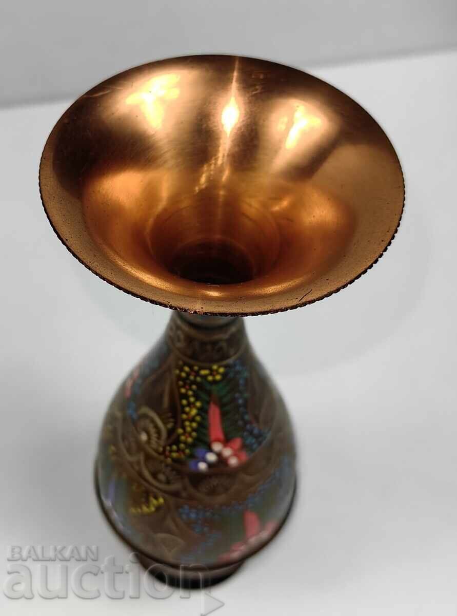 ΜΕΤΑΛΛΙΚΟ ΧΕΙΡΟΠΟΙΗΤΟ ΧΑΡΑΓΜΕΝΟ ΚΑΙ ΖΩΓΡΑΦΙΣΜΕΝΟ ΒΑΖΟ ΒΑΖΑΚΙ με τιμή € 29.00 | 56.72 BGN