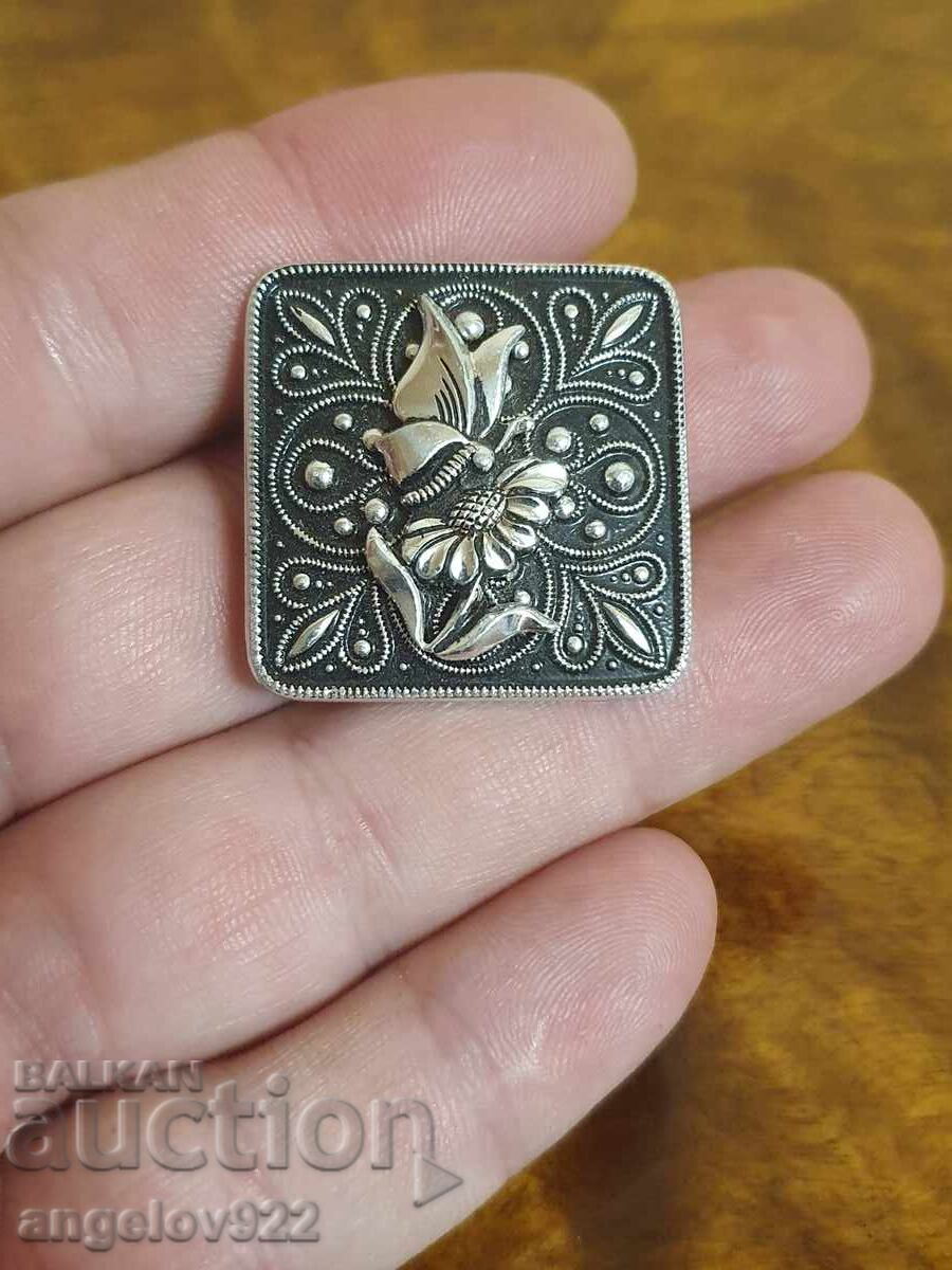 Brosa vintage!!! cu preț € 5.50 | 10.76 BGN Brosa vintage!!! cu preț € 5.50 | 10.76 BGN