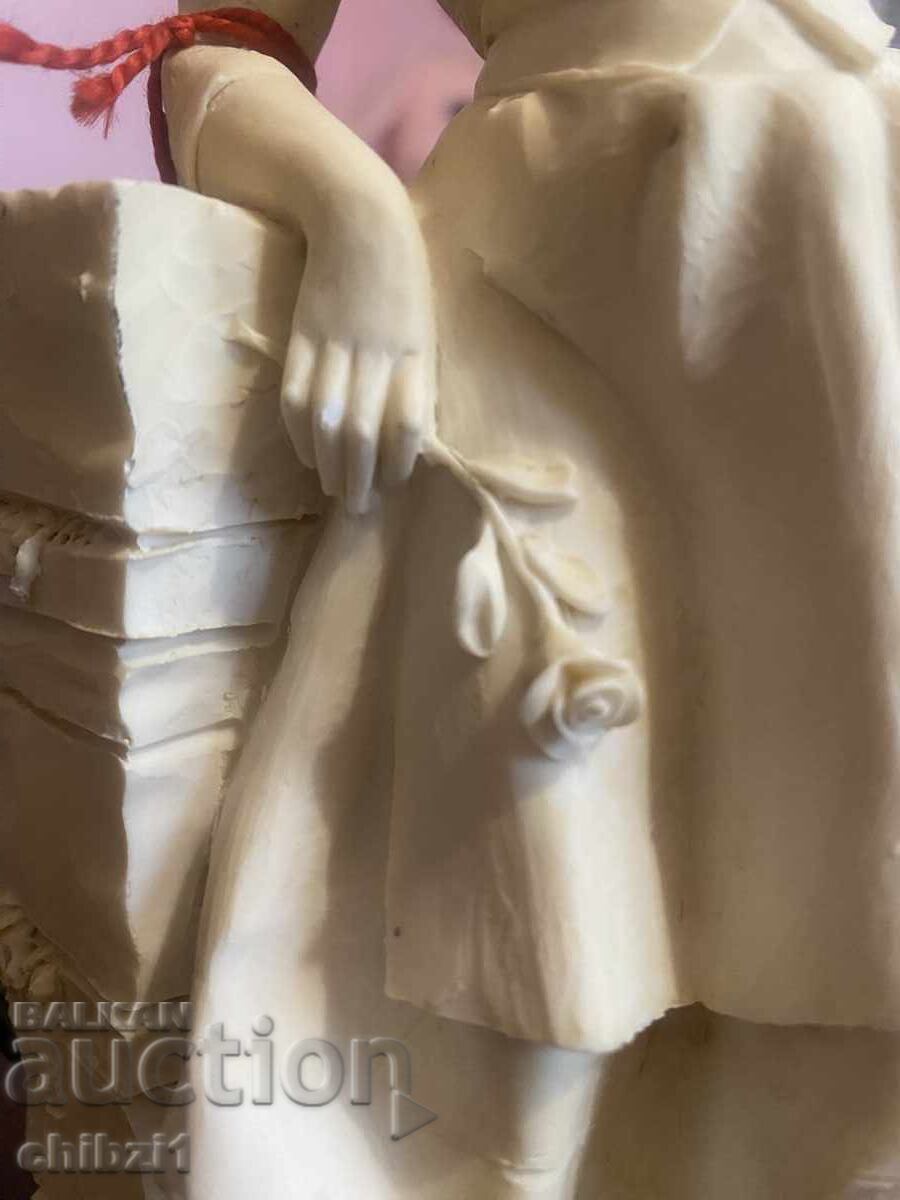 Licitație ⚜️Figurină de porțelan frumoasă Licitație ⚜️Figurină de porțelan frumoasă