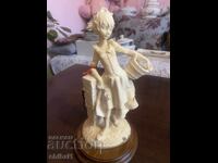 ⚜️Figurină de porțelan frumoasă