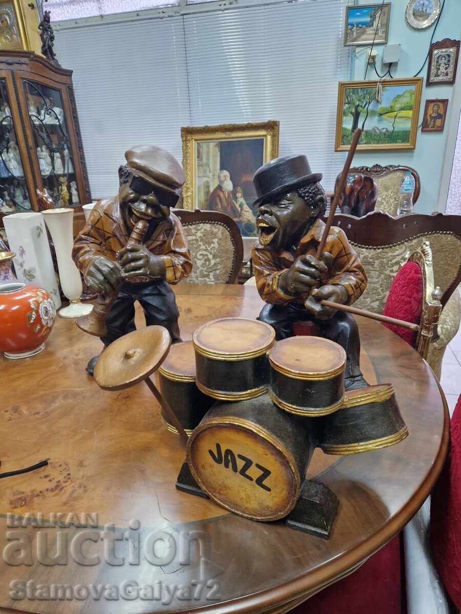 Pereche de figurine antice minunate, muzicanți Pereche de figurine antice minunate, muzicanți