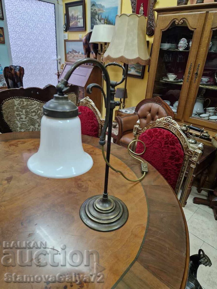 Livrarea Frumoasă lampă de masă antică germană din bronz
