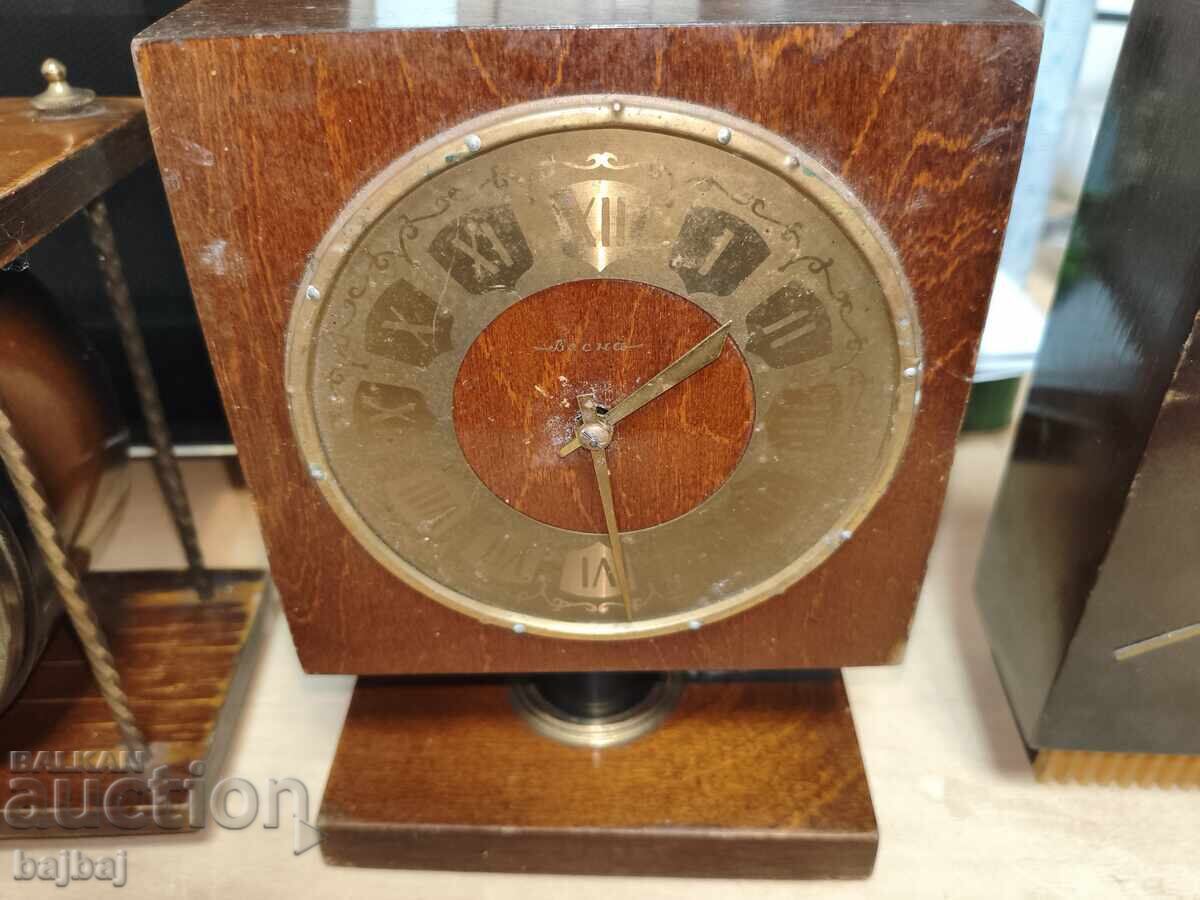 Δημοπρασία Μηχανικά επιτραπέζια ρολόγια Vesna Δημοπρασία Μηχανικά επιτραπέζια ρολόγια Vesna