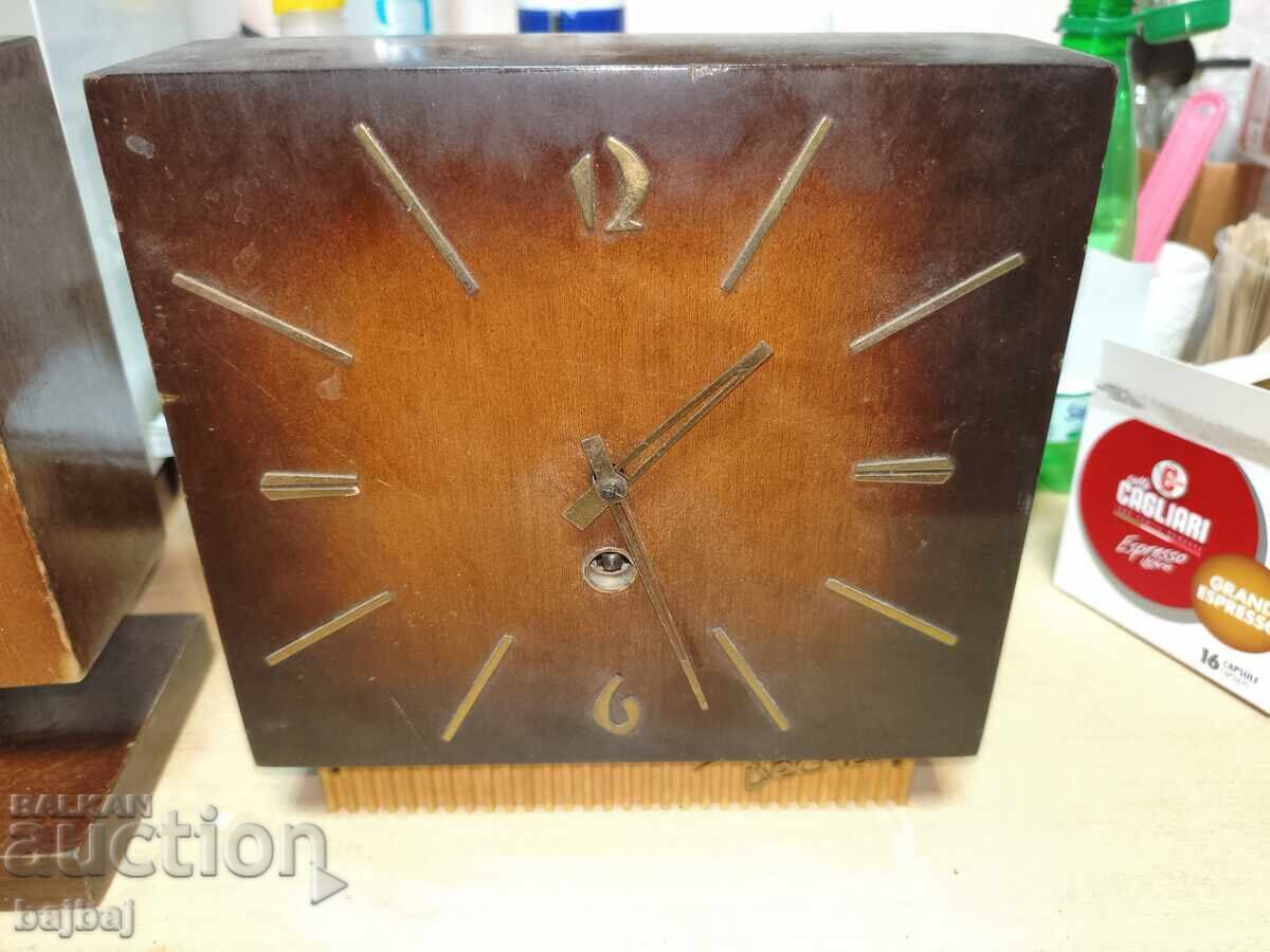 Παράδοση Μηχανικά επιτραπέζια ρολόγια Vesna Παράδοση Μηχανικά επιτραπέζια ρολόγια Vesna