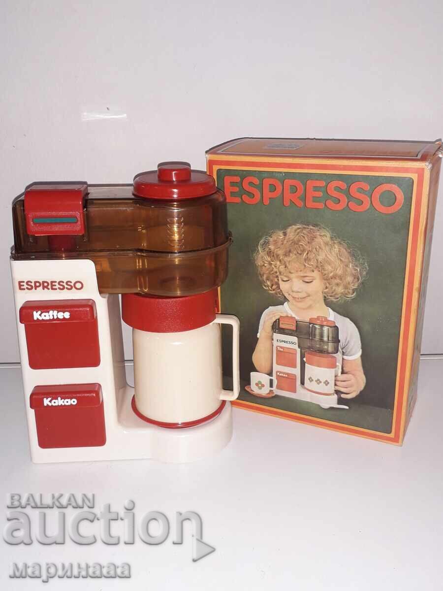 ДЕТСКА ''КАФЕ МАШИНА''. ГДР с цена € 15.00 | 29.34 лв.