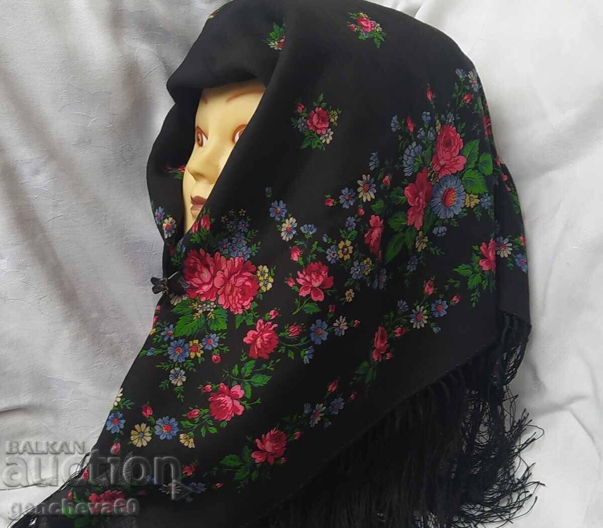 Batic retro cu franjuri și motive florale Batic retro cu franjuri și motive florale