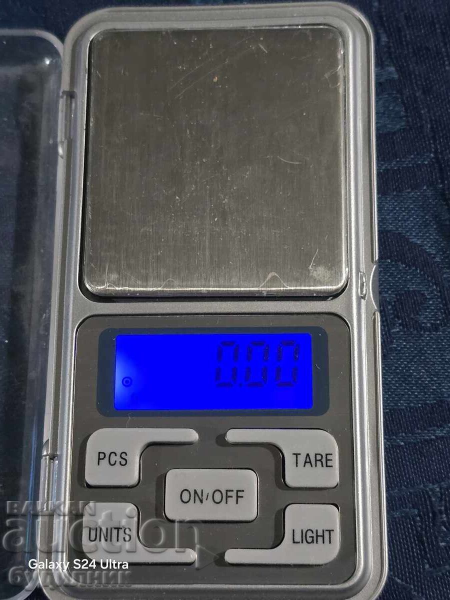 Cântar până la 500 de grame. Cu baterii. BZC cu preț € 6.99 | 13.67 BGN Cântar până la 500 de grame. Cu baterii. BZC cu preț € 6.99 | 13.67 BGN