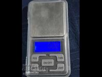 Cântar până la 500 de grame. Cu baterii. BZC