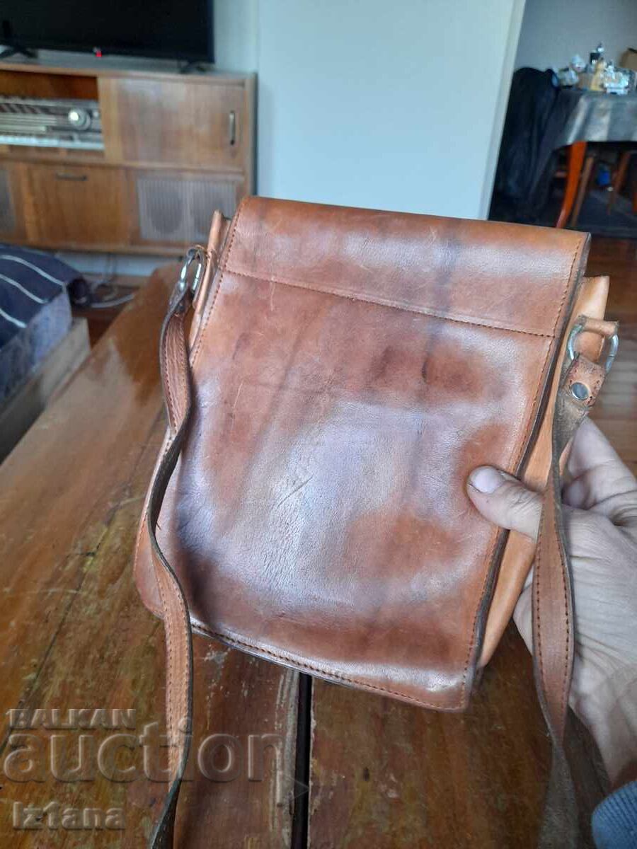 Geanta veche din piele - 5 Geanta veche din piele - 5