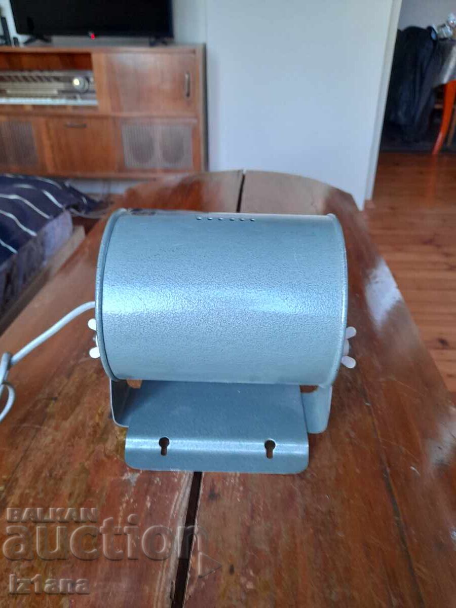 Auction  Old Aladdin lamp