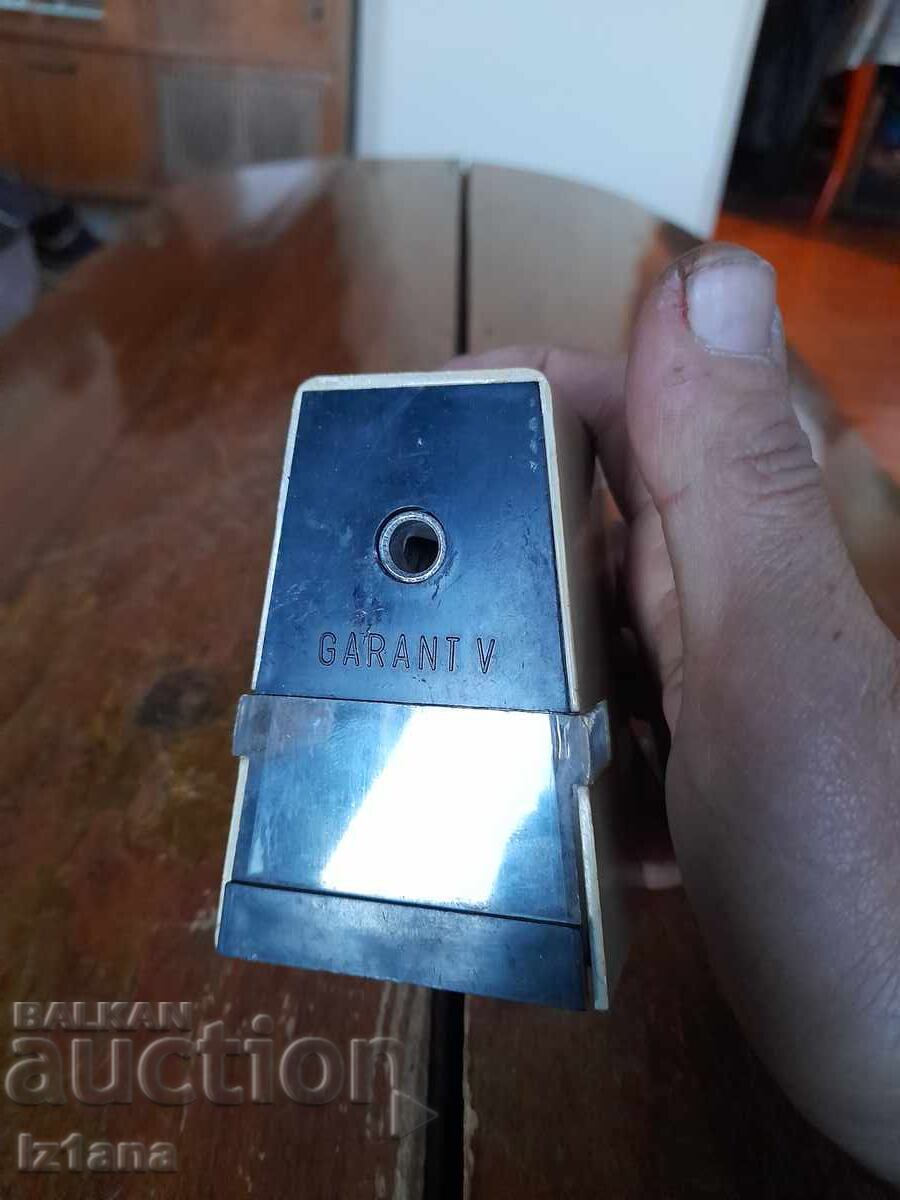 Vechi ascuțitoare de creioane Garant V cu preț € 37.00 | 72.37 BGN Vechi ascuțitoare de creioane Garant V cu preț € 37.00 | 72.37 BGN