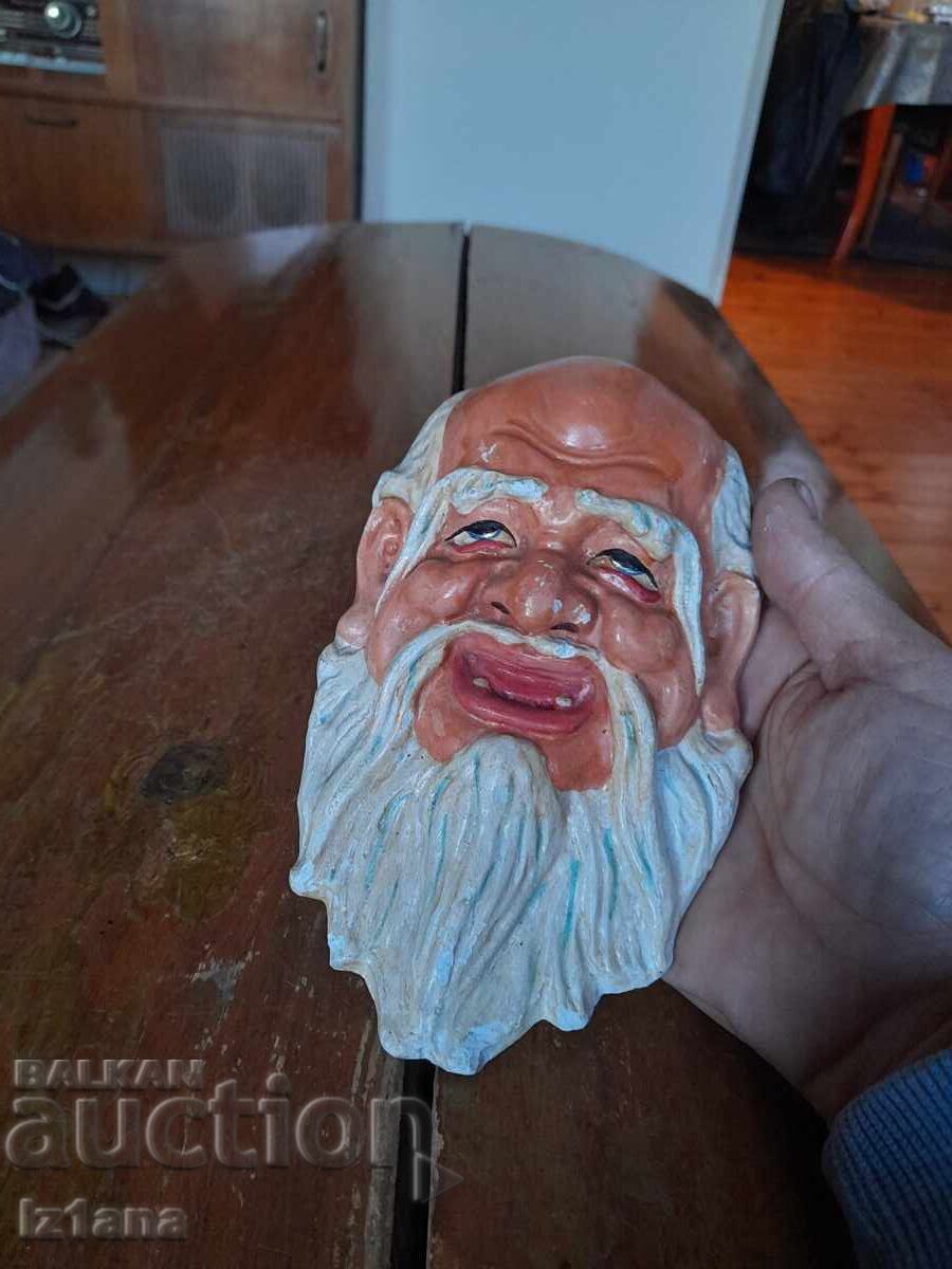 Suvenir vechi din ghips, cap de bătrân cu preț € 22.00 | 43.03 BGN