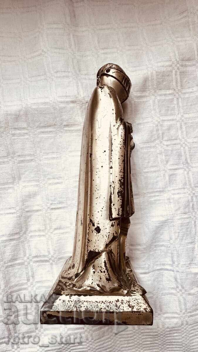 Δημοπρασία Vintidzh, ritsarska statuya, otvaryashta se zapalka