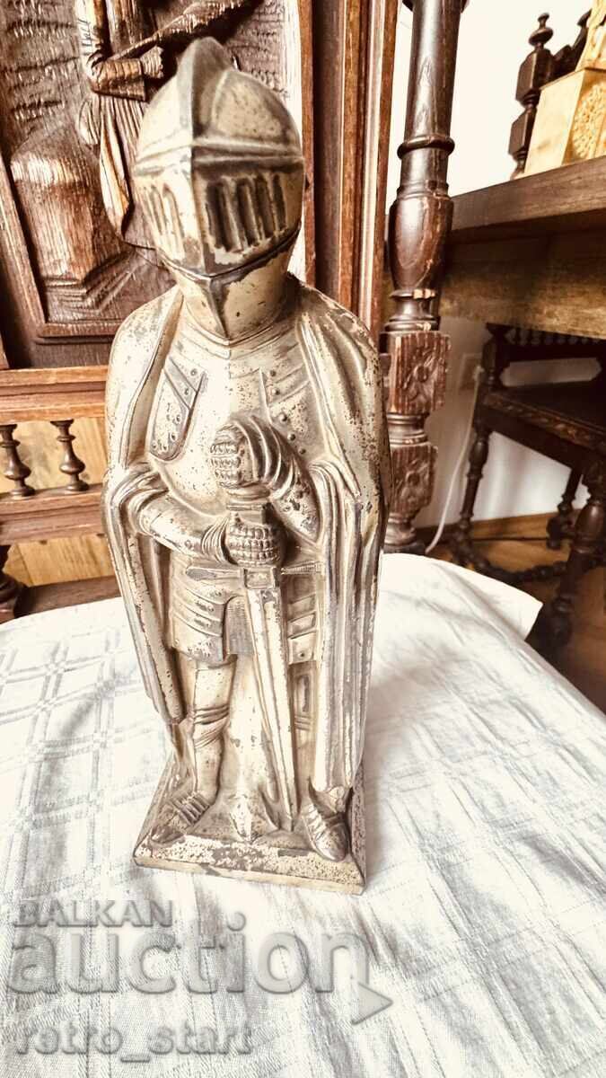 Vintidzh, ritsarska statuya, otvaryashta se zapalka - 6