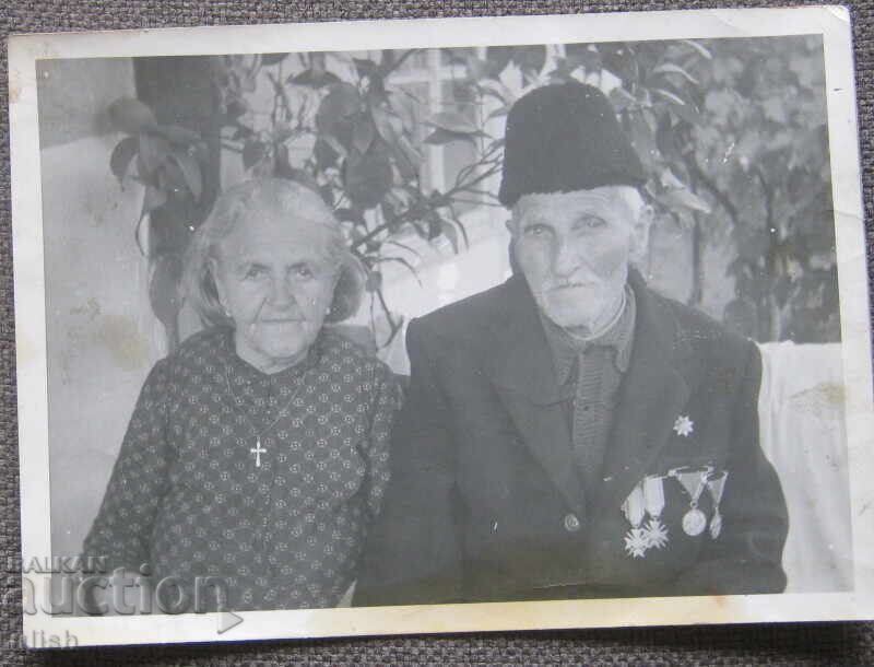 Livrarea 2 poze vechi cu Bai Nikola, erou din Războiul Balcanic