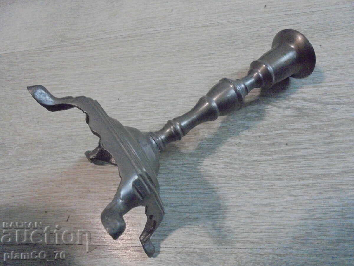 №*8494 Sfeșnic metalic vechi cu preț € 12.50 | 24.45 BGN