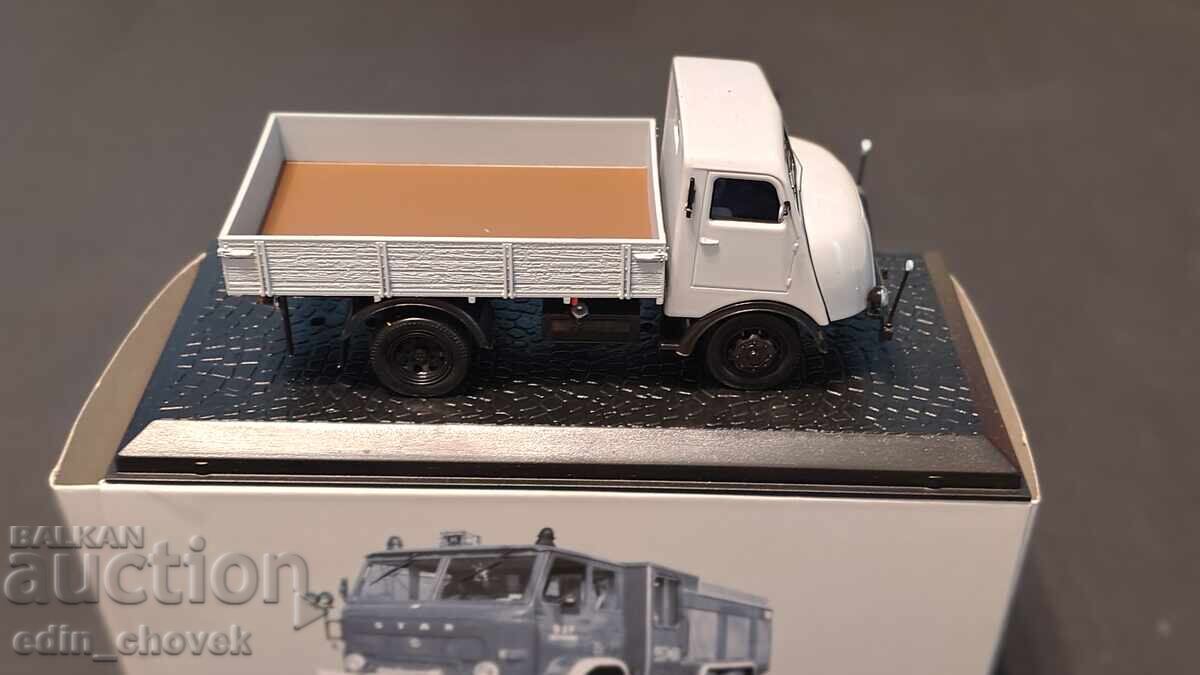 Delivery of 1/43 Atlas/IXO Horch H3. New